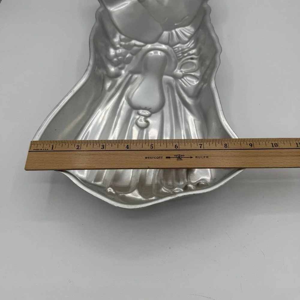 VTG Wilton Holly Hobbie Cake Pan Baking Mold 1975‎ 502-194 Aluminum Korea